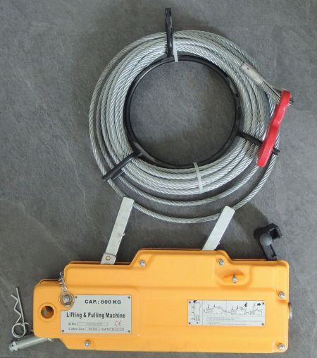 Wire rope hand winches